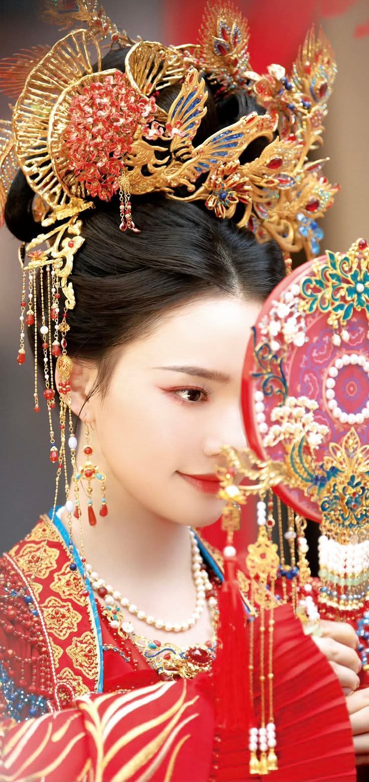 NỮ NHÂN THỬ THUỐC