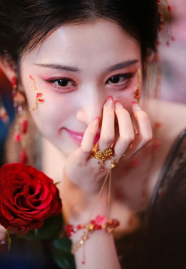 ĐI THEO TA TRỘM HƯƠNG HỎA LẠI LÀ CHÂN LONG?