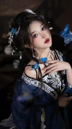 Phía Sau Chiến Thần Là Ác Quỷ