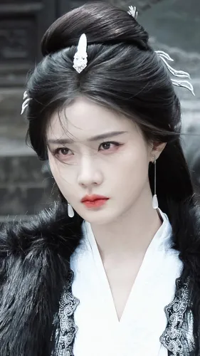 Nữ Họa Sư